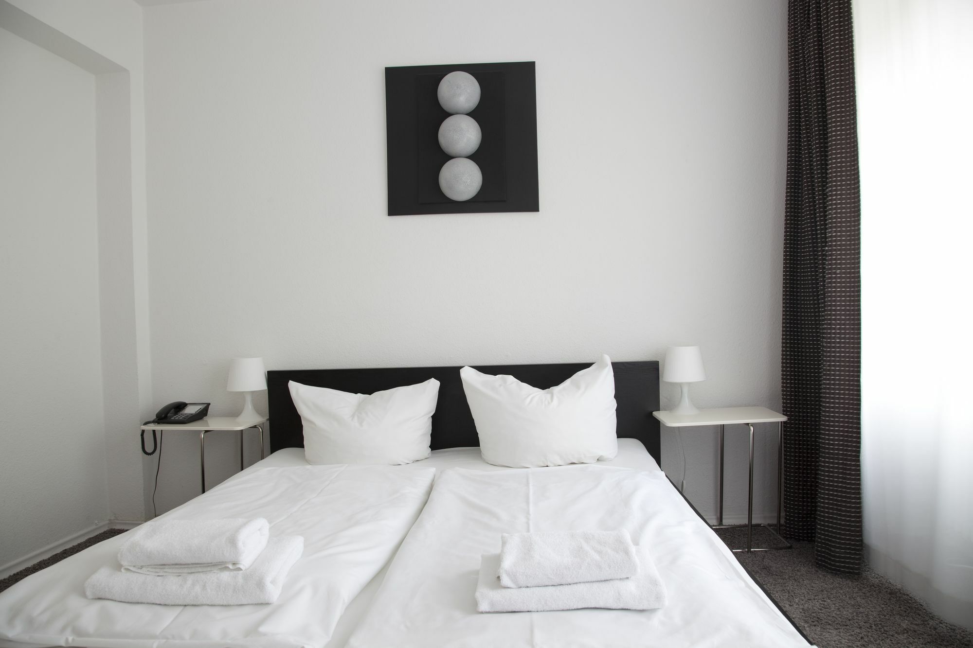 Mons Am Goetheplatz Hotel